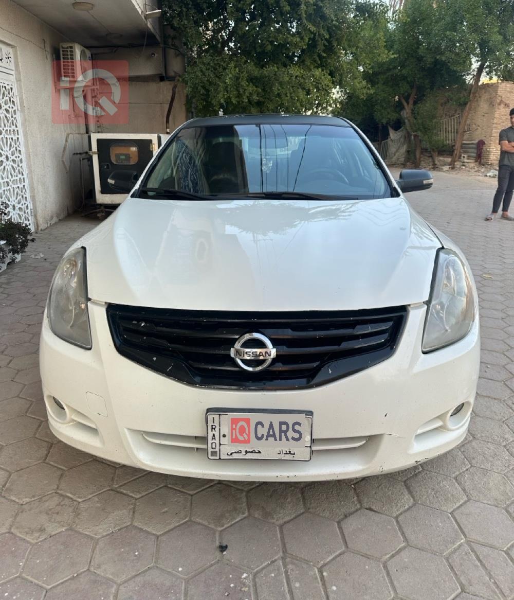 نيسان ألتيما